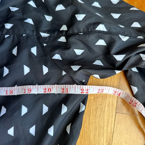 Nike womens cropped black white Print full zip hooded windbreaker jacket size M - Picture 5 of 9